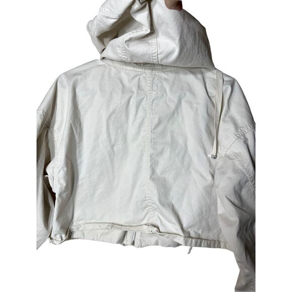 BDG Cropped Raw Hem Cut Off Lightweight Jacket Size M - Picture 10 of 10